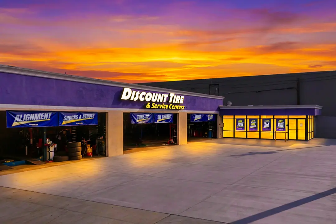 Discount Tire & Service Centers Burbank storefront at 934 N Victory Blvd